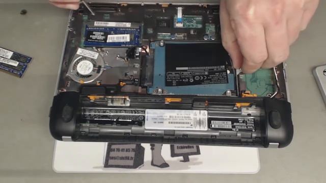 Démonter un HP MINI
