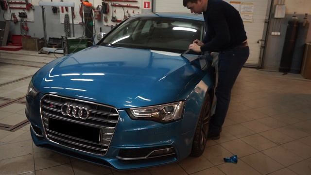 Снятие жидкой резины с лаком спустя 1 год / Removing peelable paint after 1 year