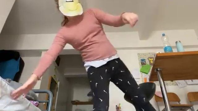 Песня называется happy face