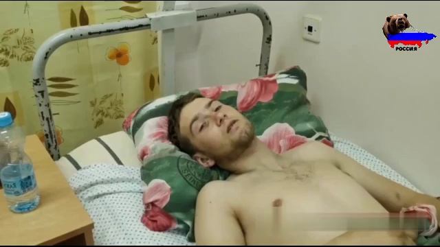 Солдат ВСУ заявил, что издеваются над российскими военнопленными только нацисты из Азова.mp4