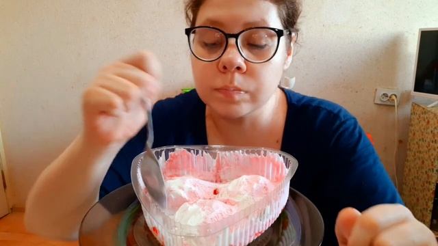 Мукбанг Мороженое с ?/Блогеры зарабатывают на негативных эмоциях зрителей