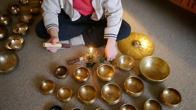 Тибетские поющие чаши Поющая чаша для медитаций Поющие чаши слушать Купить поющие чаши Звукотерапия