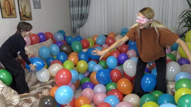 Evi Balonla Doldurup İçinde Körebe Oynadık ? Çok Eğlendik