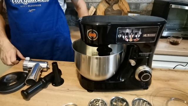 Кухонная машина Redmond RKM 4045 / Распаковка кухонной машины и применение дома