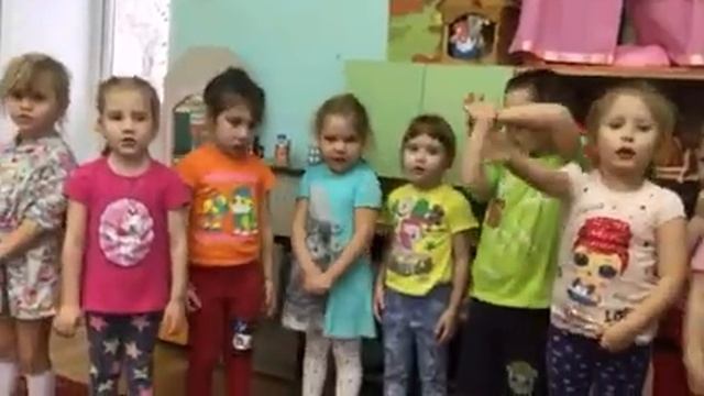 Вероника в детском саду .Песня про маму.