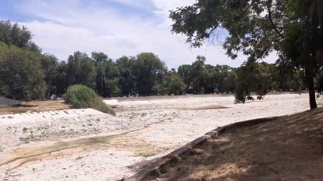 Дюковский парк. Высохшее водохранилище. Одесса.