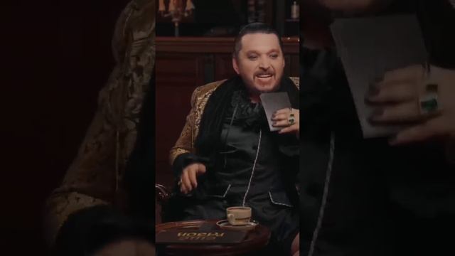 Особо опасный зверь чуть не оттяпал руку Андрюше ? #shorts #кликклак