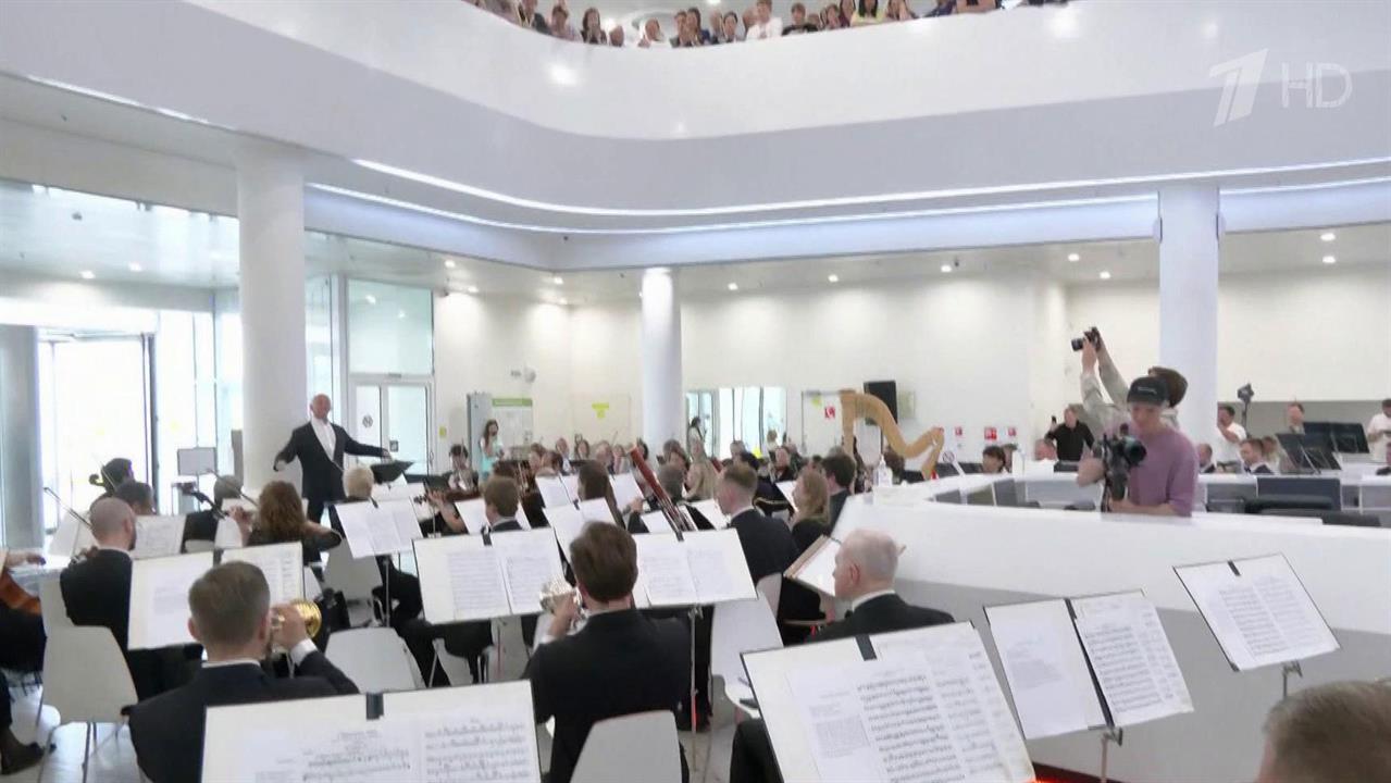 В ММКЦ "Коммунарка" выступил национальный филармонический оркестр под управлением В. Спивакова