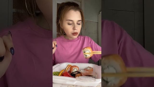 почему я так люблю смотреть на людей,которые едят😅#рекомендации #видео #тикток #фудблог #фудблоггер