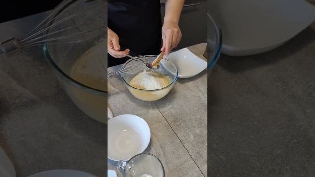 Бельгийские вафли с яблоками