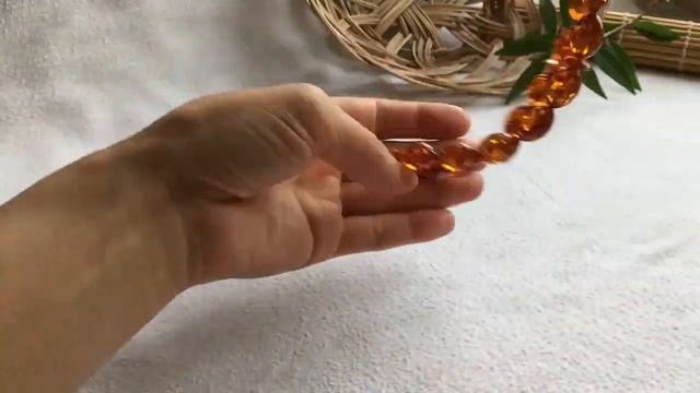 Четки мусульманские из балтийского янтаря, цвет чай с искрами солнца внутри, 45 гр., Цена: 7000 руб