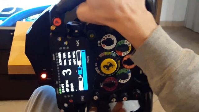 Simply MOD F1 Dashboard Display iPhone 4s Thrustmaster Ferrari F1 Add on