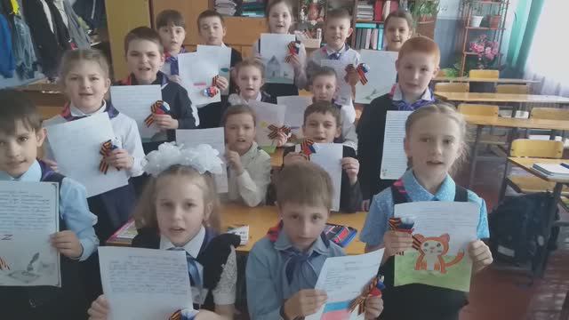 Ребята из школы Дебальцево изготовили сувениры для друзей из Хабаровского края
