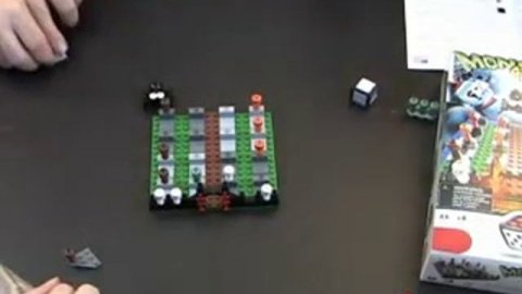 Toy Brief 44 : Monster 4 LEGO Games Set 5 3837 Opening Buil