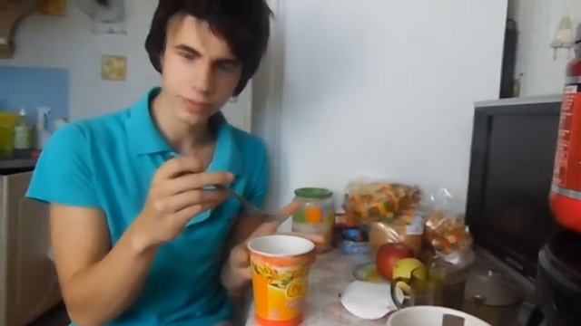Лапша "Ролтон".