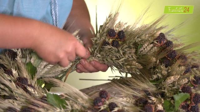 DIY: Getreidekranz |Türkranz  | Kranz Getreide Und Brombeeren Binden | Getreide Deko  |  Floristik2