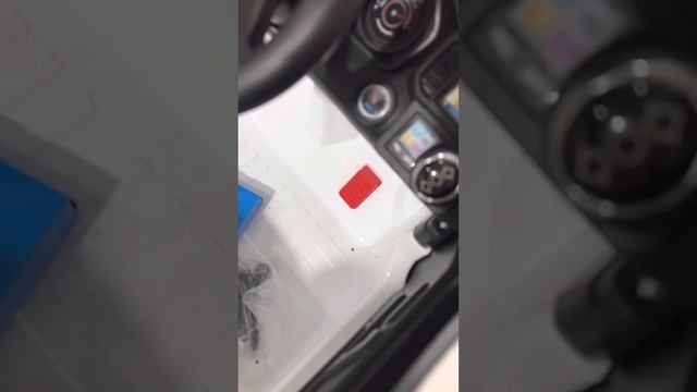 Детский электромобиль