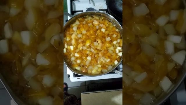 Варенье с алычи, кабачка и груши. Вкусно))