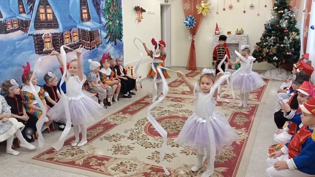 "Стойкий оловянный солдатик" новогодний утренник в старшей группе