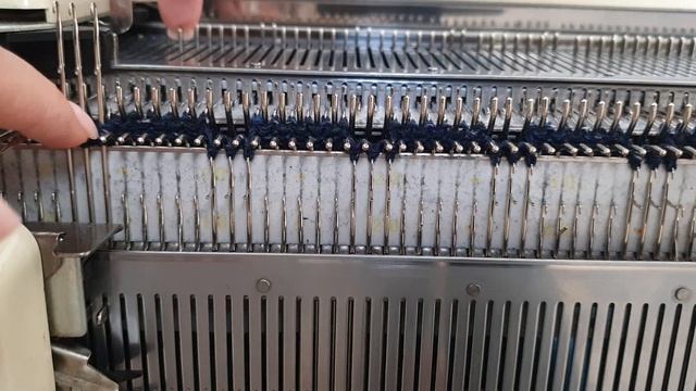 Этап 5. Горловина. Первая часть Вяжем в совместнике: https://knittingsamurai.ru/product/vta4noy