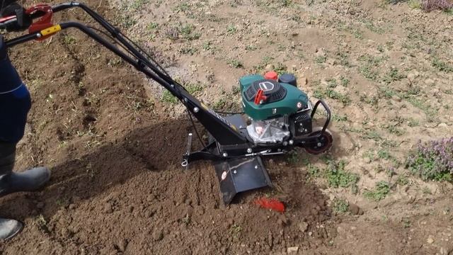 Benzínový 2.7KW záhradný kultivátor / rotavátor Parkside PBGK 1400 C3.