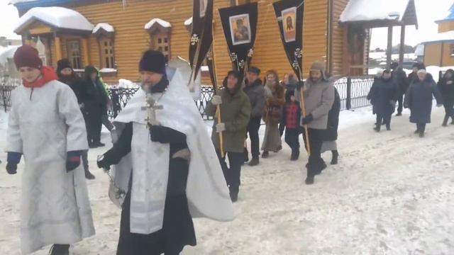 Празднование Богоявления в храме в Зоркальцево. Купание в проруби. 2019 г.