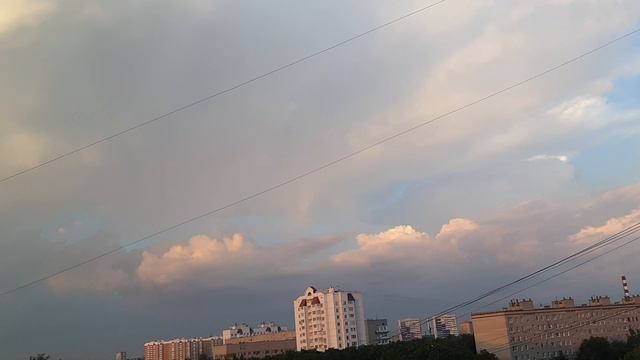 Облака за окном, над домом - 2