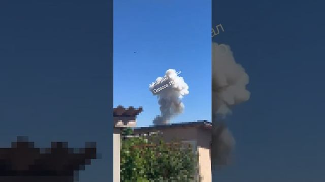 ‼️💥Мощнейший взрыв в Одессе: поражена вражеская цель, поднимается большой столб дыма !!!