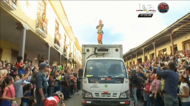 Mimo Karcocha presente en el II Festival de Artes Vivas desde la Plaza de San Sebastián.
