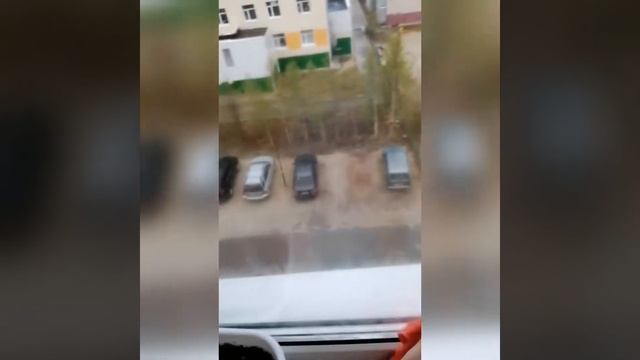 САЛФЕТКА ДЛЯ СТЁКОЛ ЗЕРКАЛ И ЗЕРКАЛЬНЫХ ПОВЕРХНОСТЕЙ.