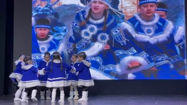 Ансамбль "Радужные капельки" танец "Мунрукан олды"