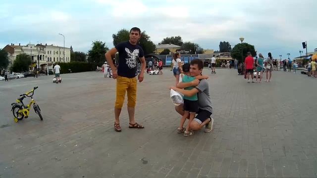 Объятия за Love is.../Астрахань/Russian Prank