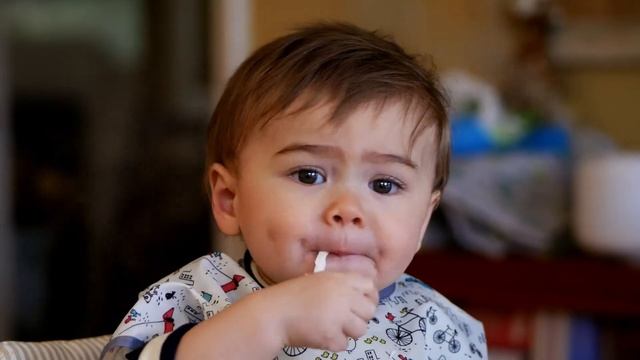 Panasonic GH4 + Lumix G 42.5mm f/1.7 (Baby B-Roll)