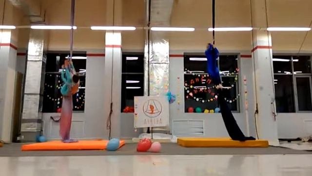 III Отчетный концерт: дуэт полотна