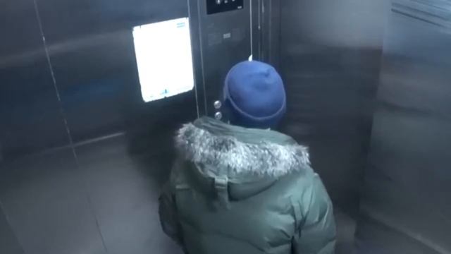 ВСЁ ОТ ЛИЦА МУЖЧИНЫ В ЗЕЛЁНОМ | УМНЫЙ ЛИФТ НЕ ПУСКАЕТ ЛЮДЕЙ ДОМОЙ ⛔
