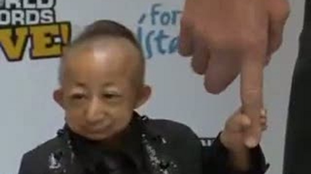 Самый низкий и самый высокий человеки встретились!