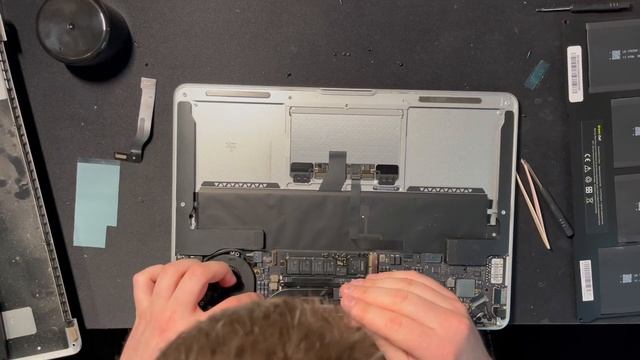 Czy MacBook Air 2017 ma jeszcze sens w 2023?