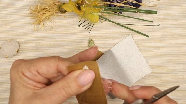 Листья для украшений, объёмная вышивка гладью I Как вышить объёмный лист.
