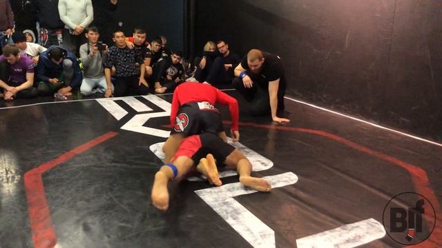 Арсбаев Нурсултан vs Фарходи Гулназар evolve опытные 56 1/2