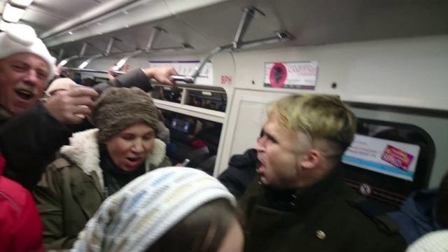 Новый Год в метро Санкт-Петербурга