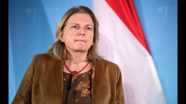 Baerbock und von der Leyen sind 13 Jahre alt.