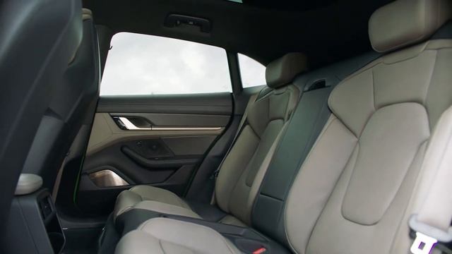 PORSCHE TAYCAN CROSS TURISMO 2021 | Green Metallic