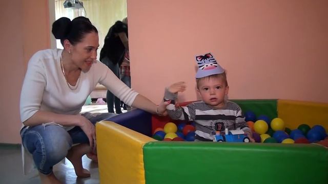Веселый праздник - детский День рождения!  Агнеше 4 годика!