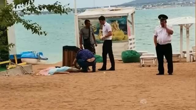 СРАЗУ ДВЕ ЖЕНЩИНЫ ПОГИБЛИ НА ПЛЯЖЕ В ГЕЛЕНДЖИКЕ