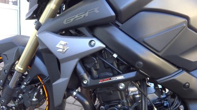 Suzuki GSR 750 Umbau