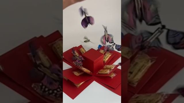 Взрывобезопасная подарочная коробка с бабочками