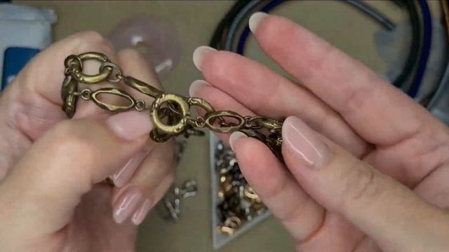 AliExpress? Кольца-карабины, съемный бейл, шнуры в шелковой обмотке, масса для лепки и др.