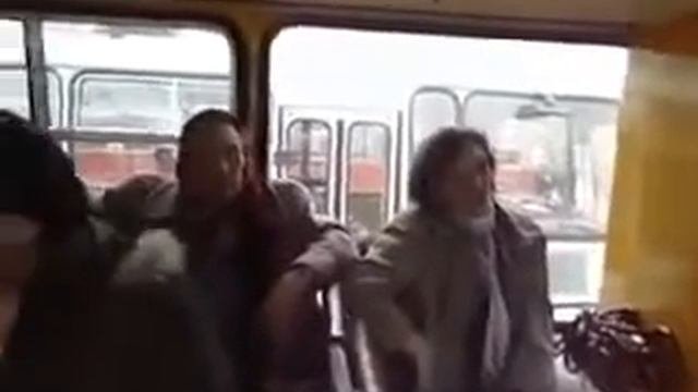 Черниговские бабушки с песней Лисапед мой лисапед