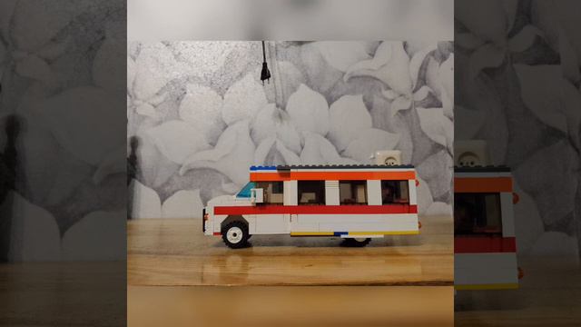 Дом на колесах из Лего: Увлекательная сборка миниатюрного жилища для искателей приключений