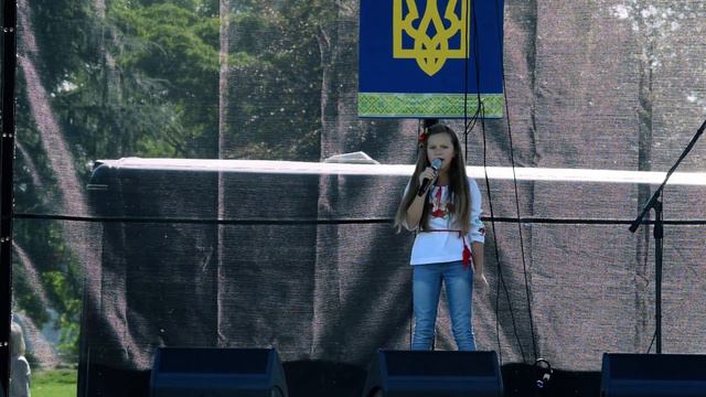 Намалюй на аркуші сонце (София Тарасова) виконала Ангеліна Ефімчук